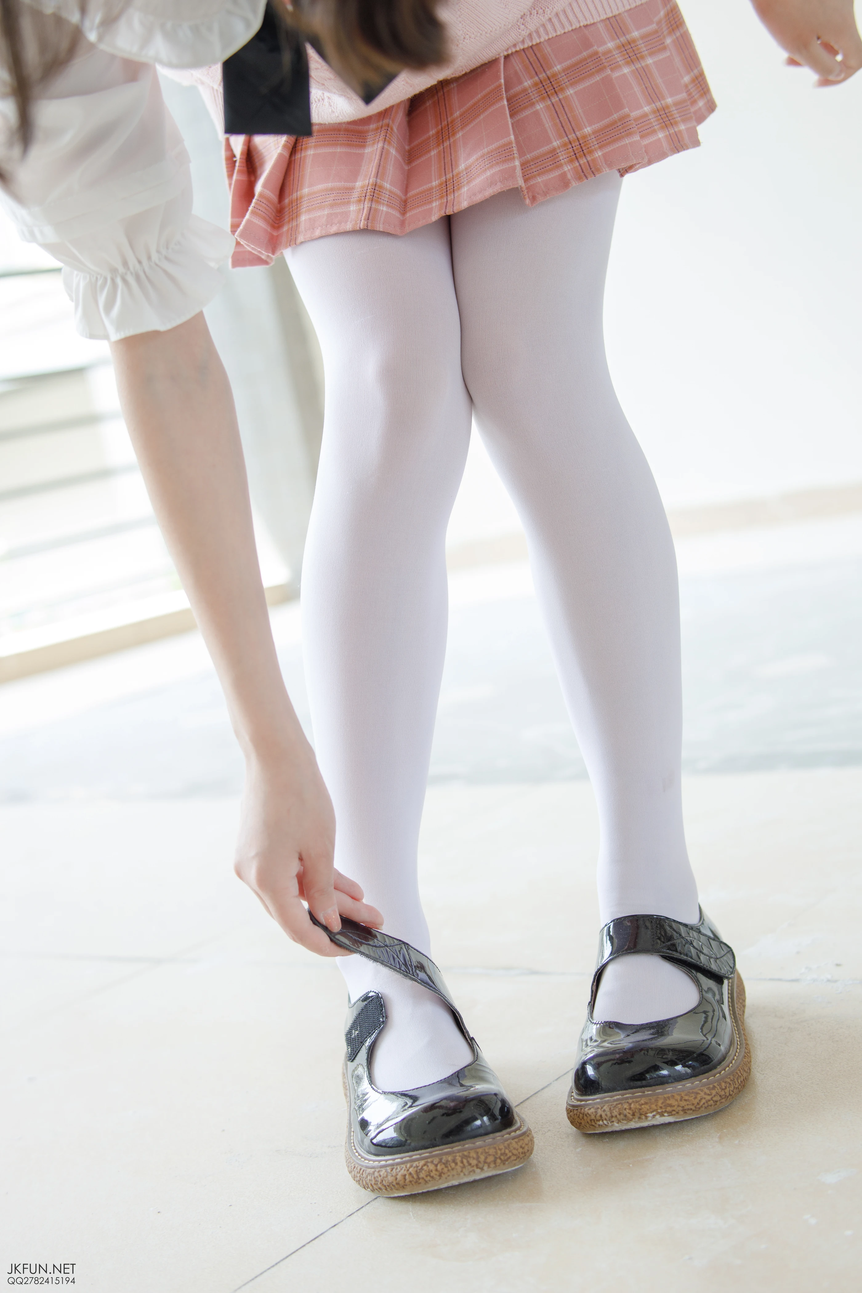 森萝财团 [JKFUN-007] 默陌 80D白丝 [126P 1V]插图6